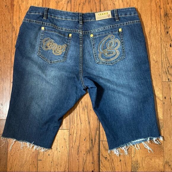 COOGI Denim Jean Shorts, Size 38 waist (approximately size 16) - Picture 5 of 7